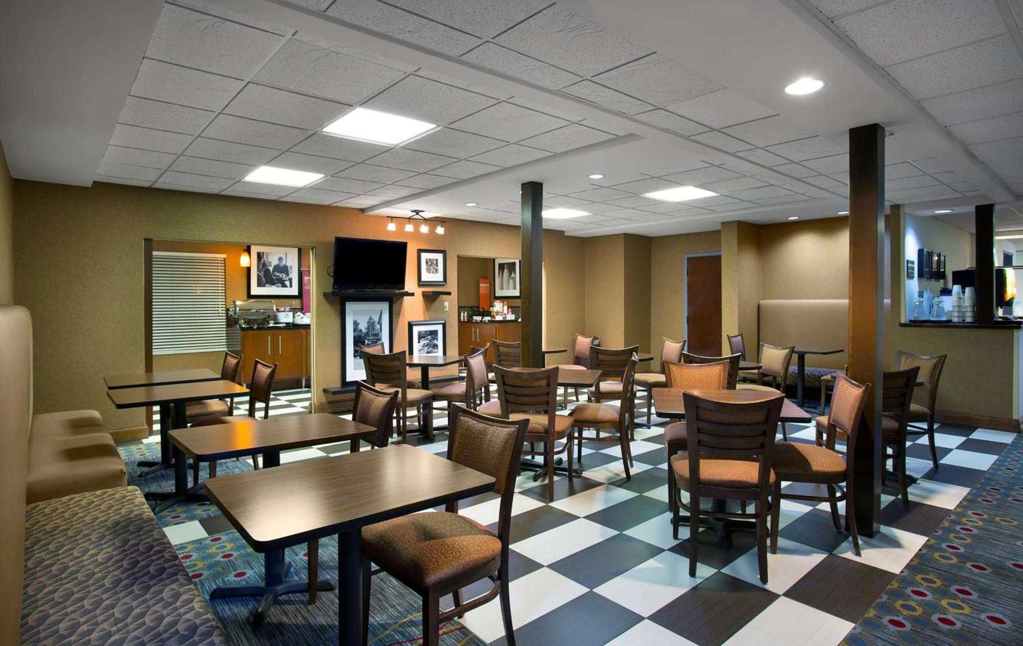 Hampton Inn Helen Exteriör bild